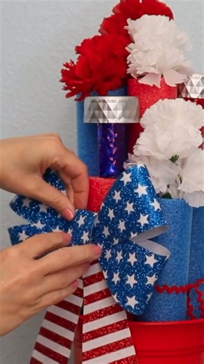 Grab some Dollar Tree solar lights & a pool noodle...👀