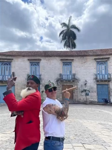 Vas a Cuba y te enamoras sin darte cuenta 🇨🇺 Un destino lleno de cultura, colores y experiencias auténticas 🌴 Guarda este video si Cuba está en tu lista de viajes ✈️ #ViajarEsMagia #TouresVIP #ViajaConNosotros