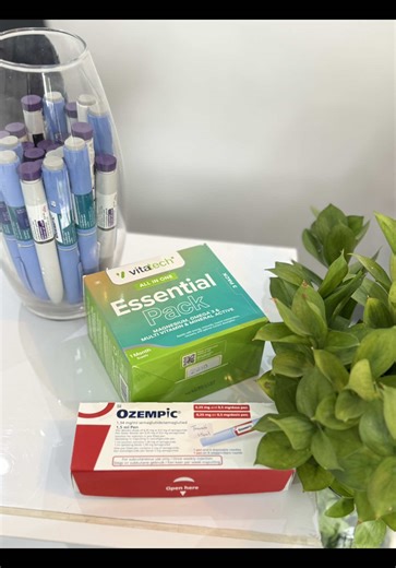 EMS = Electric Muscle Stimulation ⚡ It retains your muscles, boosts your posture, and helps your body stay toned while you work on fat loss. At Meela Aesthetics, if you get your GLP-1 meds, you get a complimentary EMS session every month 🙌🏽 Perfect for protecting your muscles while working on your glow. Why try it? Because your body deserves support, not shortcuts 💪🏽 #EMS #GlowUp #SelfCareVibes #MuscleRetention #MeelaAesthetics @Meela_aesthetics_weightloss