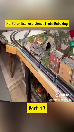 Unboxing the HO Polar Express Lionel Train