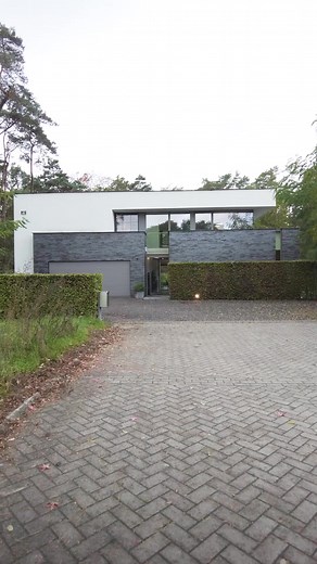 Nieuw te koop 👇 🏠 Woning te koop ( optioneel bouwgrond van 13a65) Bouwjaar 2013, 3 slaapkamers, bureauruimte (mogelijkheid tot opsplitsen in 2), dressing, garage voor 2 wagens, zwembad poolhouse, 2 badkamers, hoogwaardige afwerking, EPC A, 42 zonnepanelen, vloerverwarming op gas, warmtepompboiler, airco, rustige ligging in een doodlopende straat. 📍Tremelo 💰 Vraagprijs: op aanvraag 📞 Meer info Neem contact op met Philippe via 32 498 59 84 11 of ruben@sophimo.be. | Century 21 Sophimo