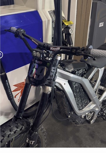 Reusing clips (@ubx.daniel) #surron #lightbee #lbx #cyclone #alfredo #xyz #fypage #fyp