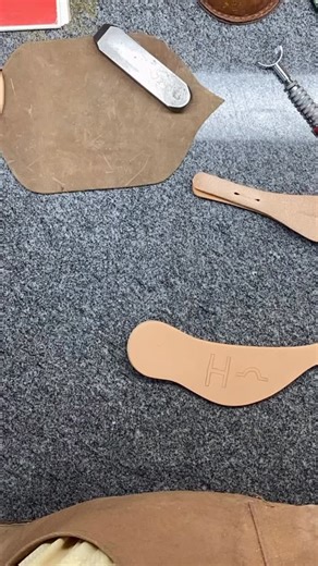 Behind the scenes of Roy making a pair of custom spur straps😍 #oliversaddleshop #oliversaddle #saddle #texassaddlery #headstalls #bit #reins #cinch #breastcollar #chaps #leggings #horse #cowboy #leather #tooling #handmade #spurs #ranch | Oliver Saddle Shop EST. 1917