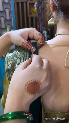 2.5M views · 3.3K reactions | Saree main safety pin Lagane ka Sahi Tarika #foryou #instareels #instagram #instalike #instadaily #makeuplover #explore #hairstyles #viral #harshitamakeovers | Harshita Tondak | Facebook