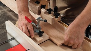 A Table Saw Sled for Mitered Boxes - FineWoodworking