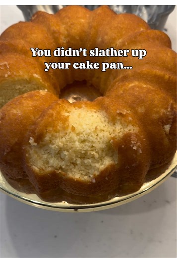 Perfectly Greasing Your Cake Pan for Baking Success