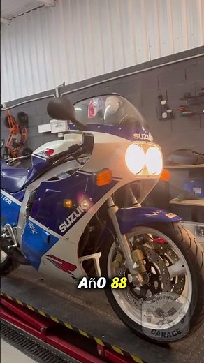 Suzuki GSXR 1100! The first SUPERBIKE! #suzuki #mechanics #motorcycles #restorations