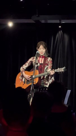 おかゆの新曲ライブ映像 - ジモンジトウを披露！