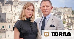 Ladies and gentlemen…Daniel Craig finally discovered his weekend meme