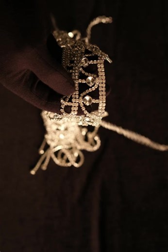 Wedding Crystal Shawl - Elegant Bridal Jewelry - Wedding Body Jewelry - Handmade Shoulder Piece Enhance your bridal or evening look with our exquisite handcrafted shoulder necklace. Designed with intricate crystal details, this body jewelry piece drapes elegantly over the shoulders, creating a regal and sophisticated effect. Perfect for weddings, parties, engagements, and special events, this bridal shoulder necklace adds a touch of luxury to any outfit. Whether you're a bride, bridesmaid, or at