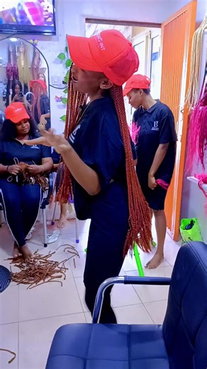 as e dey hot bring ur hair or wig ooooooo@Elizabeth O @BUSINESS COACH 🅱️ @Jenessa misna @NURSE PURITY 🪷 AZIGHODE @Gladys fashion ✂️👚 #beautytips #hair #wig #braids #hairstyle