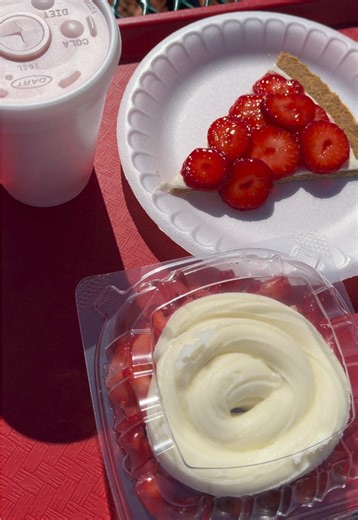 By popular demand i had to visit berry barn definitely delicious only thing I didn’t like is the ice cream it seemed like its low milk? Someone lmk 😅 🍓🥤🍰 #berrybarn #strawberryshortcake #honestreview #strawberrymilkshake #doverflorida