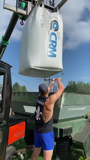 Infilling a turf football field #turf #turftok #oddlysatisfying #fyp #turfgrass #foryoupage #turflyf #football #footballfield #satisfy