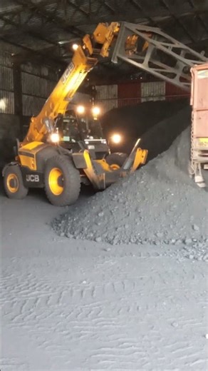 Truck Unloading | Telehandler | JCB 🚜😱#viralvideo