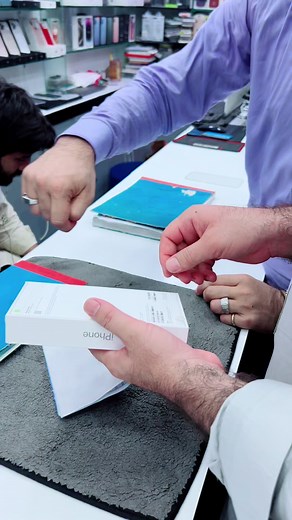 Unboxing the Latest HUAWEI Smartphone: A Hands-On Review