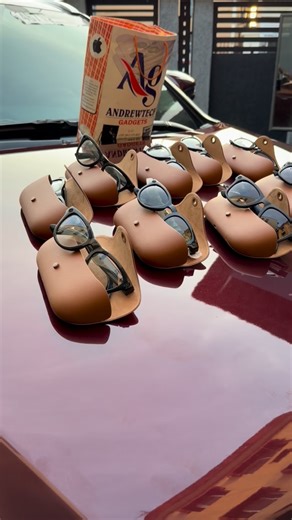 SUNDAY GANIYU ANDREW on Instagram: "“From classic Ray-Ban charm to Meta-level brilliance 😍🕶️ Price Update 👇 *NEW NO BOX* || *GLASSES AND CASES ONLY* 🇺🇸 WAYFARER G15 GREEN PLANO | *N480,000* 🇺🇸 WAYFARER LARGE GRADIENT GRAPHITE POLAR | *N480,000* 🇺🇸 SKYLAR CERULEAN BLUE TRANSITIONS | *N540,000* x4 🇺🇸 HEADLINER G15 GREEN POLAR | *N480,000* AVAILABLE FOR PICK UP _____ For price, order placement, and further inquiries DM IG @andrewtechgadgets, TikTok @andrewtechgadgets, Whatapps; 081257340