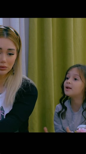 İKİ QAPI ARASINDA on Instagram: "Potensial alimentlə böyüməyə meyilli Gender Bərabərliyini qoruyan uşaq 😄 Bu axşam 19:20"