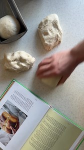 Irish Batch Loaf.. Tomorrow’s Paddy’s day so no better recipe than an Irish Batch Loaf 🙌🏼 we filled it to the throat with Tayto cheese and onion! But then again some butter and jam is hard to beat 🤤 My Granda was giving me jip as usual, apparently he’s never seen Paul Hollywood knead it as much 😂 and it might be the first time my Nanny has given me free reign in the kitchen 😅 #baking #easybaking #traditionalbaking #traditionalrecipe #batchloaf #loaf #bread #irishbatchloaf #irishloaf #irishb