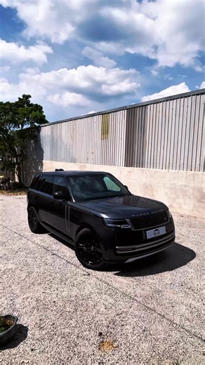 💎 Range Rover Vogue P460e HSE | 2024 🇬🇧Ultimate Luxury SUV! ✨ Brand new | Unregistered 🩶 Carpathian Grey | Black leather & Walnut trim 🔋 3.0L PHEV | AWD | 8-Speed Auto 🛞 22” Gloss Black Alloys🎶 Meridian 3D Sound | Panoramic Roof 🛡️ Full Advanced Safety Suite Luxury. Presence. Performance. 📞 0777150066 🌐 www.carconnect.lk #RangeRover #P460e #LuxurySUV #HybridPower #CarConnectLK