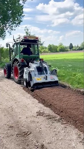 Trituradora de piedras para tractores con rotor de dientes fijos