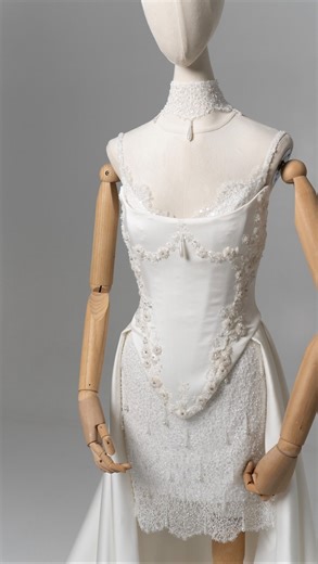 Ukrainian Bespoke & Demi-Couture. Wedding & Custom Corsets | A refined bridal set designed as a complete look. The structured corset shapes the silhouette, paired with a soft flowing skirt and a long... | Instagram