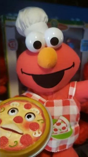 Singing pizza Elmo