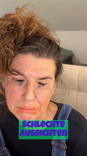 Kristina Moses | 40Plus | Tribe | Hyla | 4️⃣ Jahre Wechseljahre Verschmiertes make-up. Haare hab ich aufgegeben. Und dann sagt dir jemand ganz entspannt: „Ach - das kann locker... | Instagram