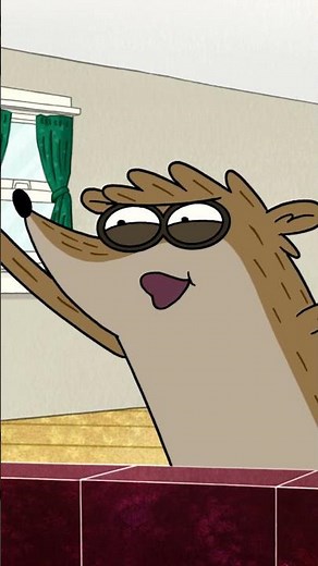 Tener un compañero de habitación como Rigby... 💀🧹 #HistoriasCorrientes #Boing #shorts