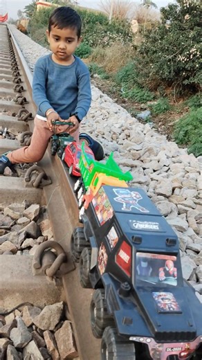 a gadi le lo khilona le lo khilona #shortsvideo #youtubeshorts