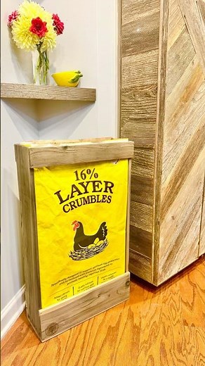 I built a farmhouse-style trash bin using cedar fence pickets + a 50 lb feed bag 🪚