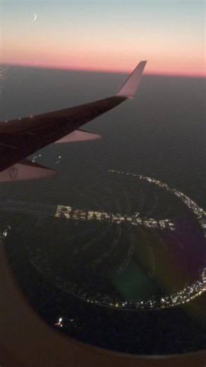 Ramadan Dubai Palm 🌙 #ramadan #ramadankareem #dubai #palm #plane #uae #رمضان