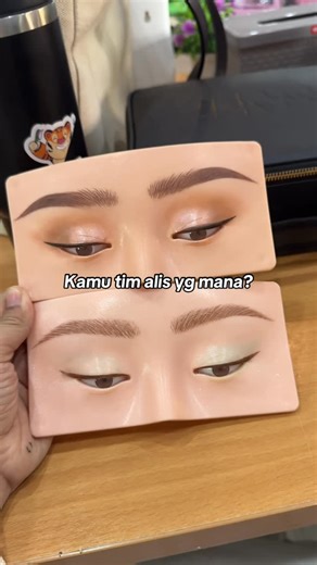 MUA SEMARANG & MAKEUP TRAINER by Dhani on Instagram: "Suka alis serat klasik (atas) atau serat belukar (bawah)? #muasemarang #alis #tutorialalis #muasalatiga #makeupartistsemarang #muakudus #muasolo #muakendal #"