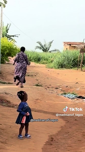 Hilarious Gun Prank on Stranger in Public