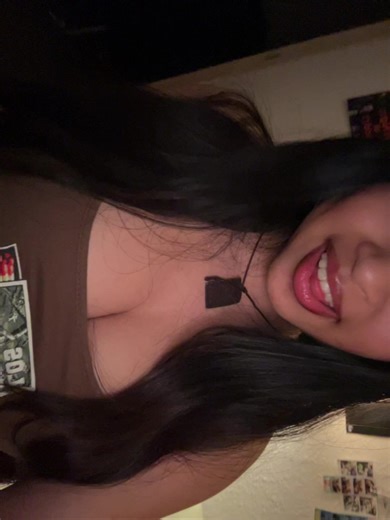 wish i had nails on 😖