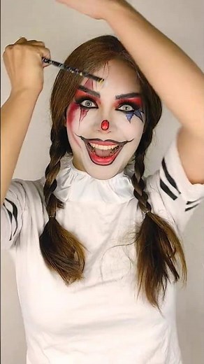 “INSANE Halloween Makeup Transition — From Clean Face to Killer Clown 🎃🔪”