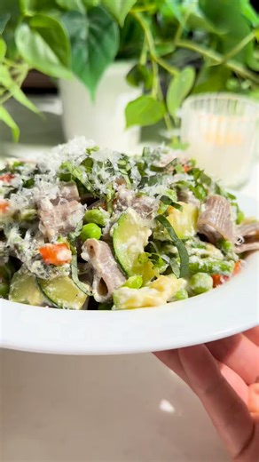 2.6K views · 29 reactions | Pasta primavera with sautéed veggies  Who wants the recipe?? Ingredients: whole wheat pasta any cut extra virgin olive oil divided garlic bell pepper (any color) zucchini asparagus parmsan cheese green peas fresh or frozen whole milk plain yogurt salt and pepper to taste basil shredded #pastalover #vegetarianrecipes | The Lemon Bowl | Facebook