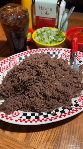 La barbacoa de Tony’s Tacos está lista pa’ quitar el hambre como se debe 🤠 | Tonys Tacos