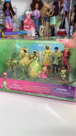 Dasha ♡ on Instagram: "Tiana Deluxe Figure Set! 💚 the princess and the frog, disney princess tiana, disney dolls, tiana and lottie, disney figures, disney collector, disney unboxing, tiana and naveen #theprincessandthefrog #princesstiana #disneyprincess #disneyunboxing #disneycollector"