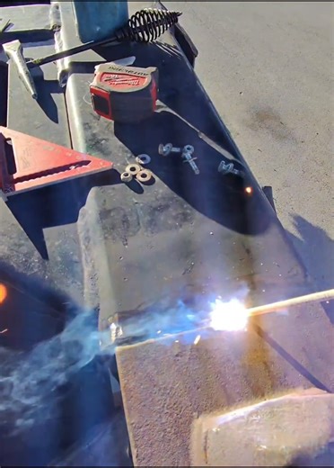 Replacing Twist Lock Assembly in Chassis Repair