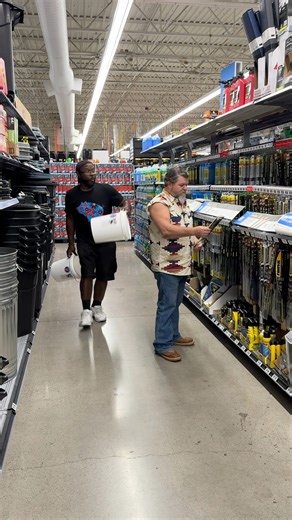Guy pranks customer in Walmart | Tommy Wind