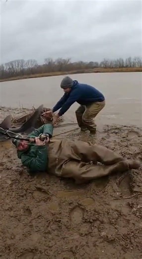 River Hook Up Chaos: Giant Paddlefish + Snapping Turtle