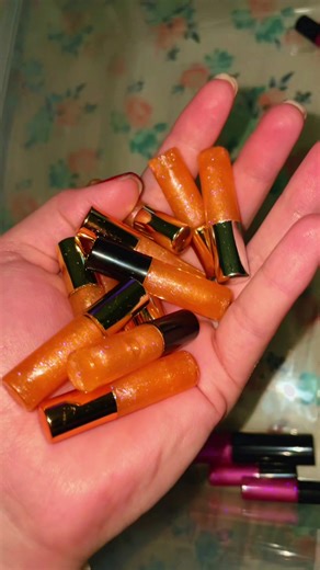 How to Start a Lip Gloss Business Successfully