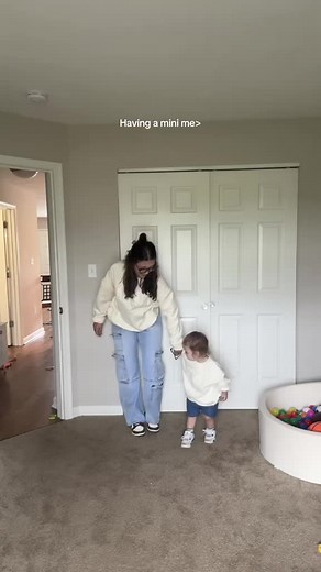 Rustyn and Mommy Fit Check with Flamingo Impersonation