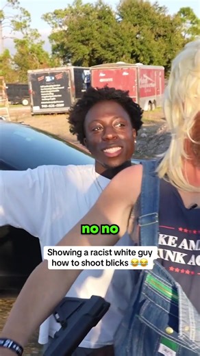 Showing a racist white guy how to shoot blicks 😂😂 #thurldes