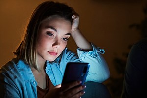 What does the red pill emoji mean? Police explain hidden meanings in all emojis parents 'completely miss' - Netmums