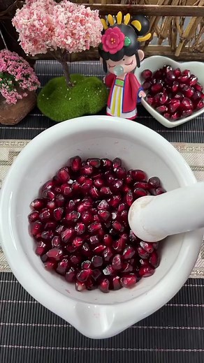 Fruit Lip Balm 💄 #reels #like #follow #thankyou #ขอบคุณ #chinese #lipbalm #making #handmade #Naturally #satisfying #beauty #beautyquotes #chinese #lipbalm #making #handmade #lipbalm #Naturally #satisfying #like #follow #thankyou #ขอบคุณ | Beauty Fenny