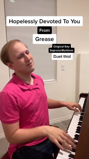 You know what to do 🎶 #sing #hopelesslydevotedtoyou #grease #Duetwithme #piano #PerlPiano #theatrekid #broadway #musical #olivianewtonjohn #50s #70s