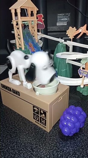 Happy dog with grapes#asmr #youtubeshorts #shorts #trending