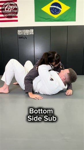 Gi choke from bottom side control. #jiujitsu #grapplerpedia #grappling