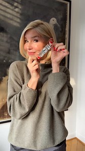 315K views · 17K reactions | How to style cashmere sweaters… Ad Cashmere pullover @puretoi_petradieners Silk scarf @puretoi_petradieners x @maalahi.manufaktur www.puretoi.com Brooch long @miumiu | Lieblingsstil | Facebook